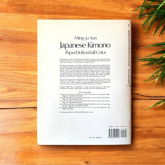 Kabuki Costumes Paper Dolls by Ming-Ju Sun - Dover Publications (1996) - Picture 2 of 9